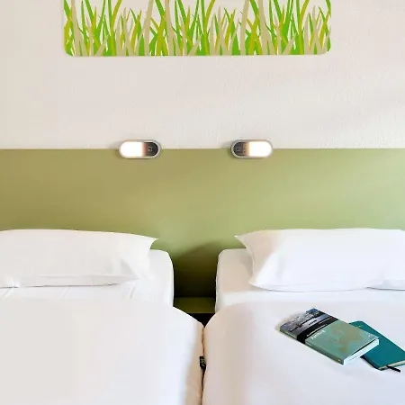 Ibis Budget Lyon Sud St Genis Laval Saint-Genis-Laval Exterior photo